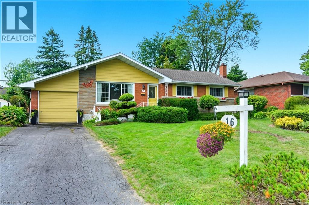 16 Glendale Dr, Welland, ON L3C 4Y6