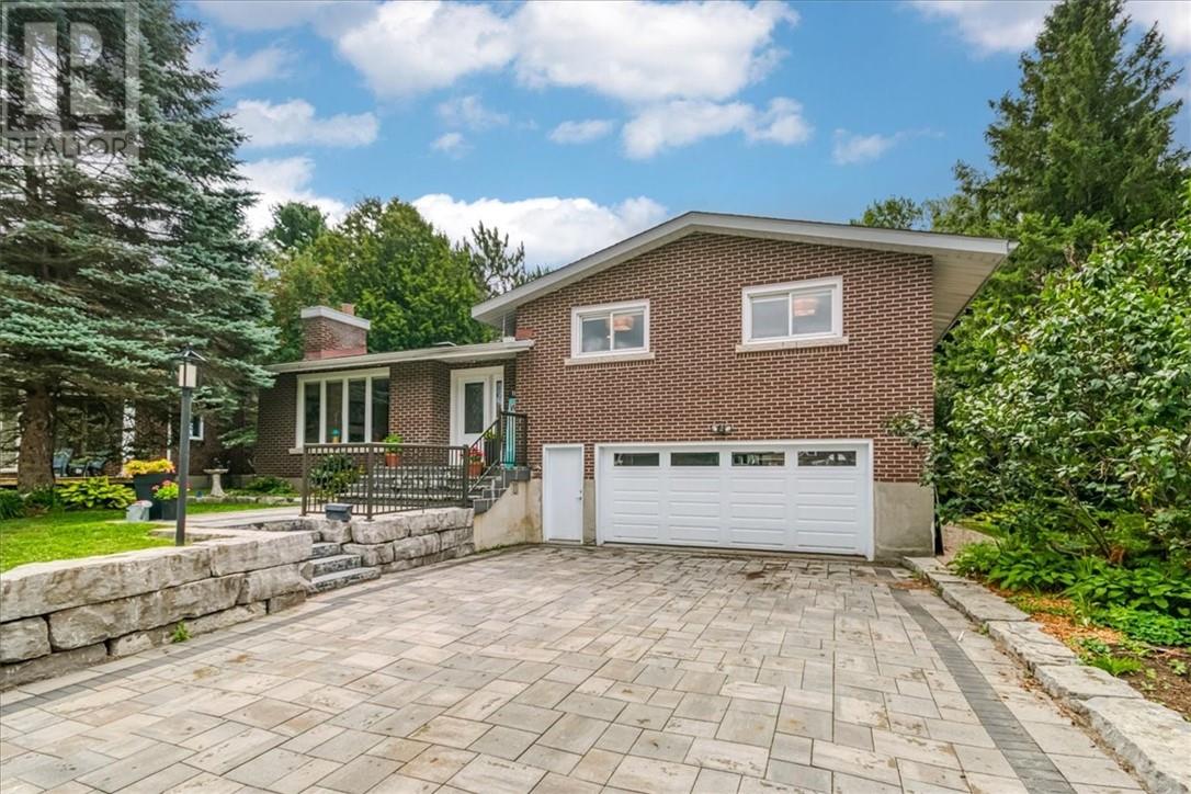 1176 Glenwood Rd S, North Bay, ON P1B 4S5
