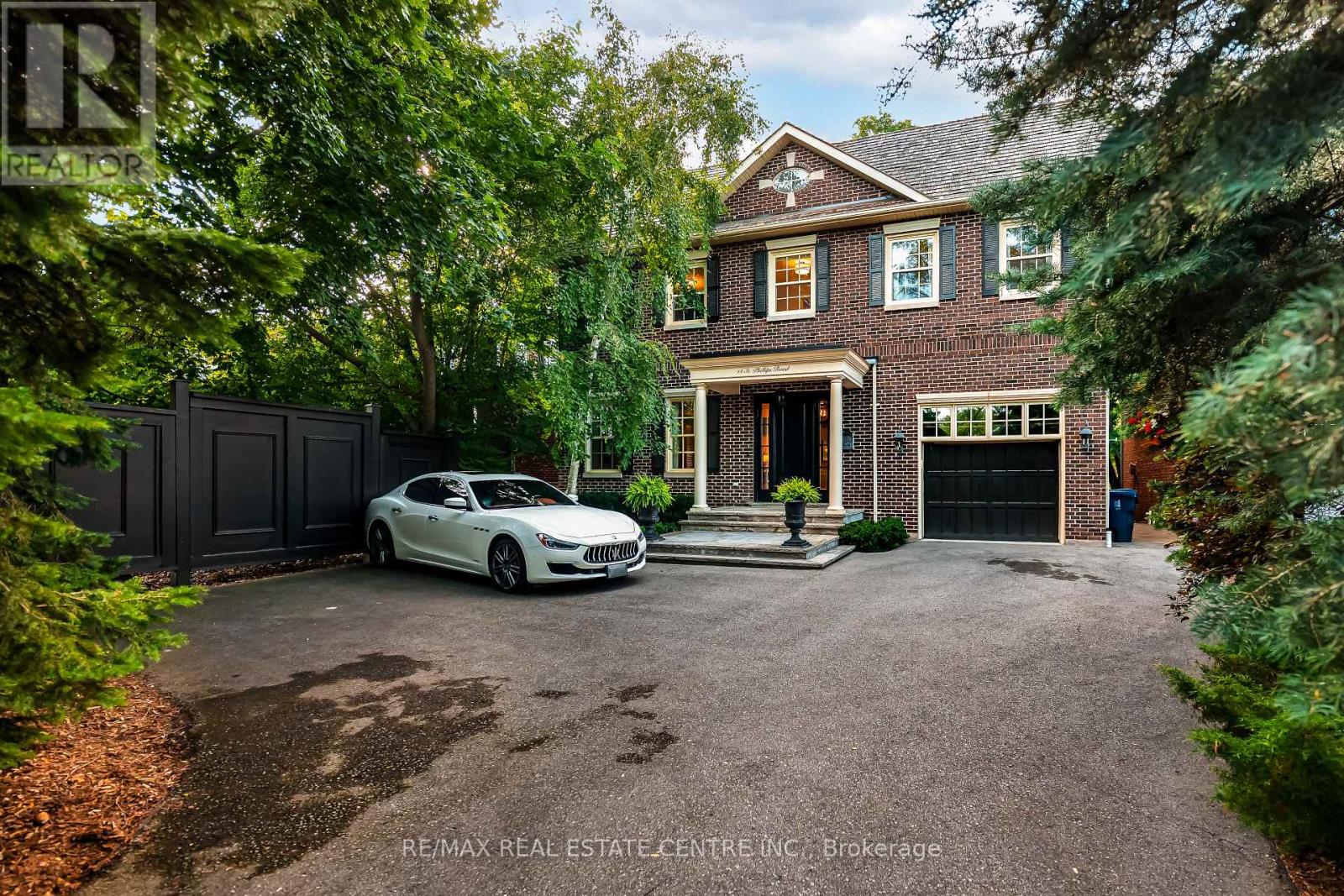 14 St Phillips Rd, Toronto, ON M9P 2N6