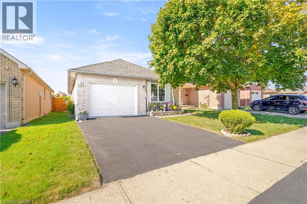 5 Anastasia Cres, Brantford, ON N3P 2A9