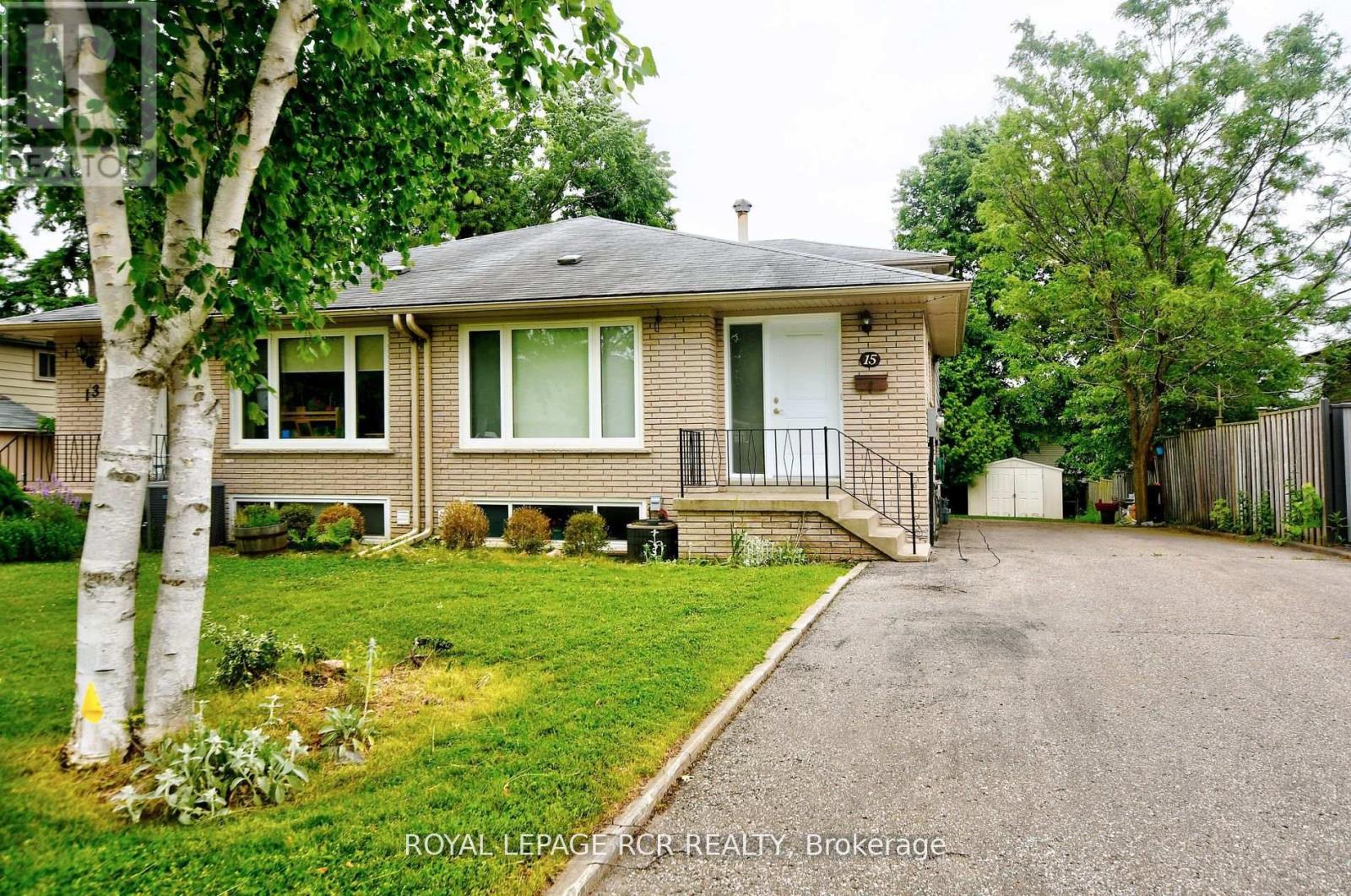 15 Mcdonald Dr, Aurora, ON L4G 2T4