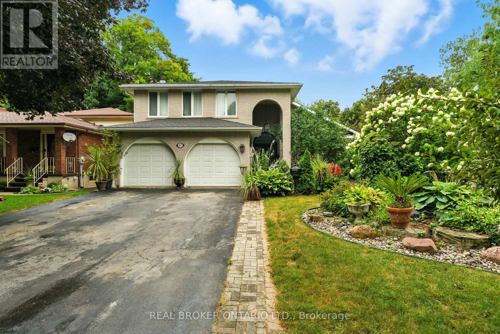 267 Memorial Dr, Brantford, ON N3R 7G6