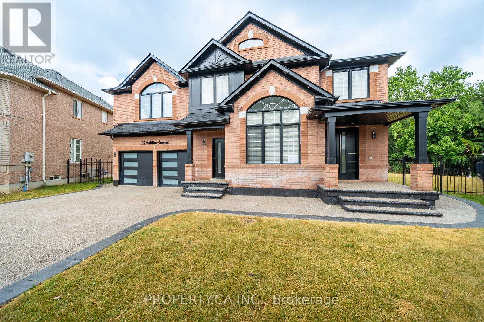 22 Maldives Cres, Brampton, ON L6P 1L5