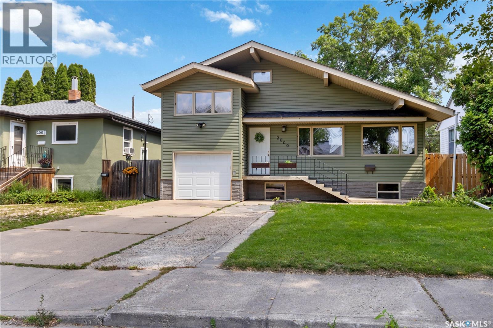 2009 William Ave, Saskatoon, SK S7J 1A4