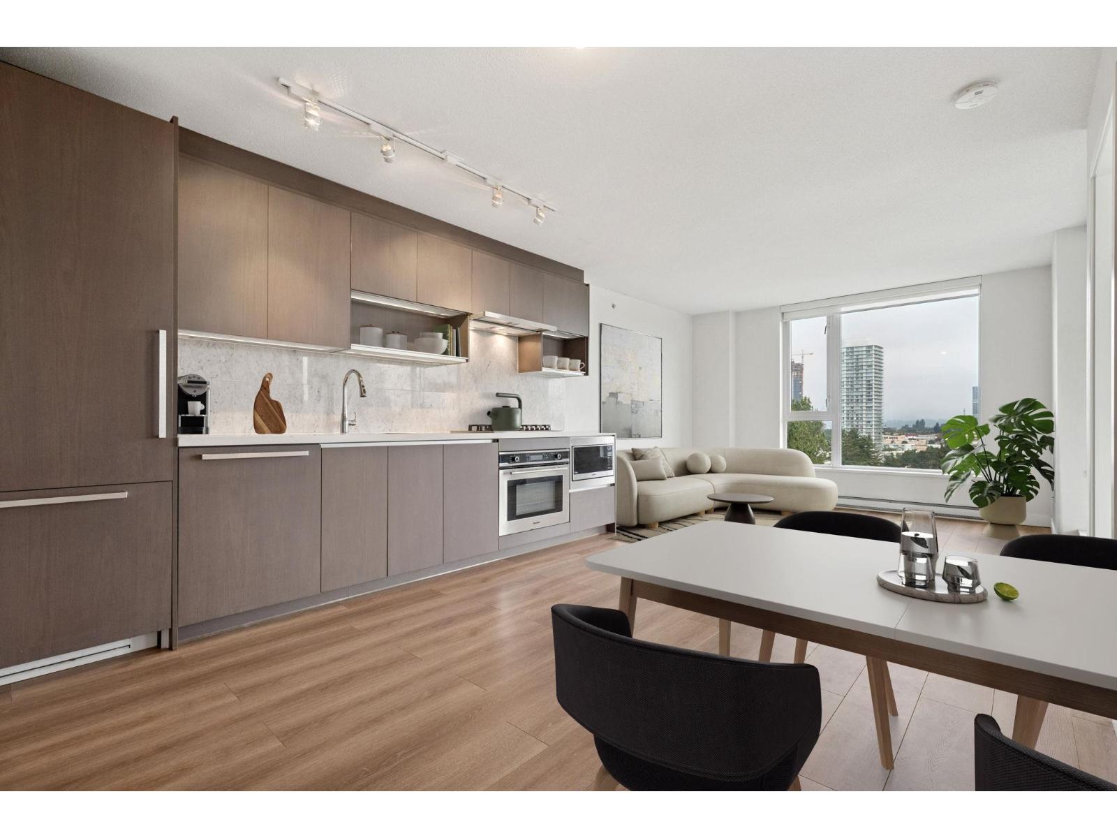 13696 100 Avenue Unit 1512, Surrey, BC V3T 0L5