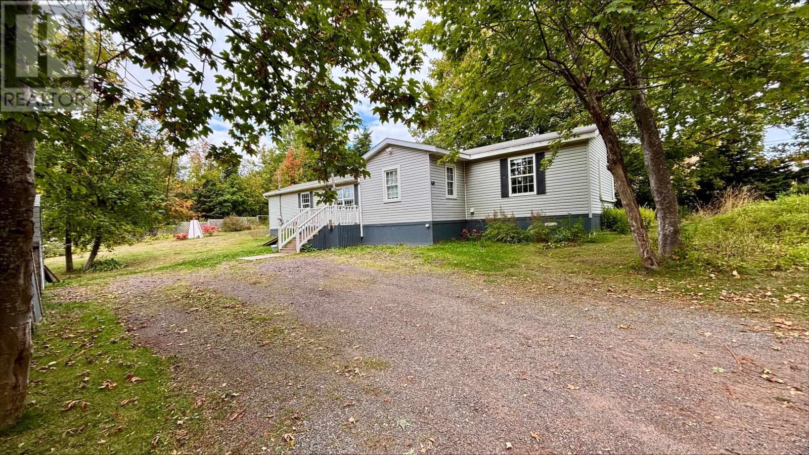 7 Sterns Ave, Souris, PE C0A 2B0