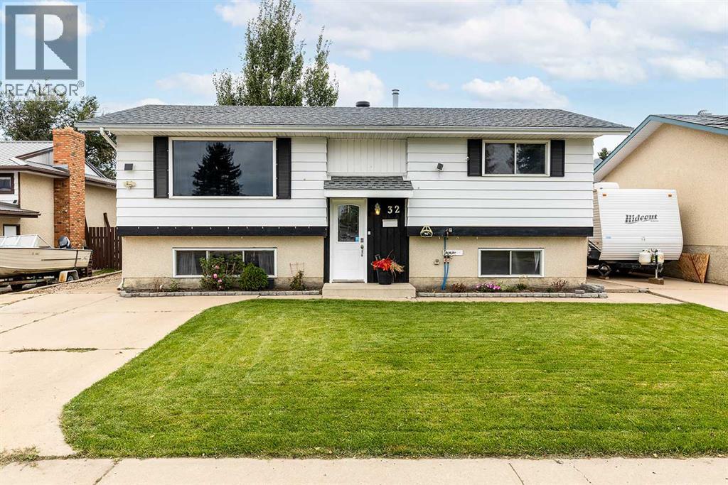 32 Cocks Way SE, Medicine Hat, AB T1B 1R7