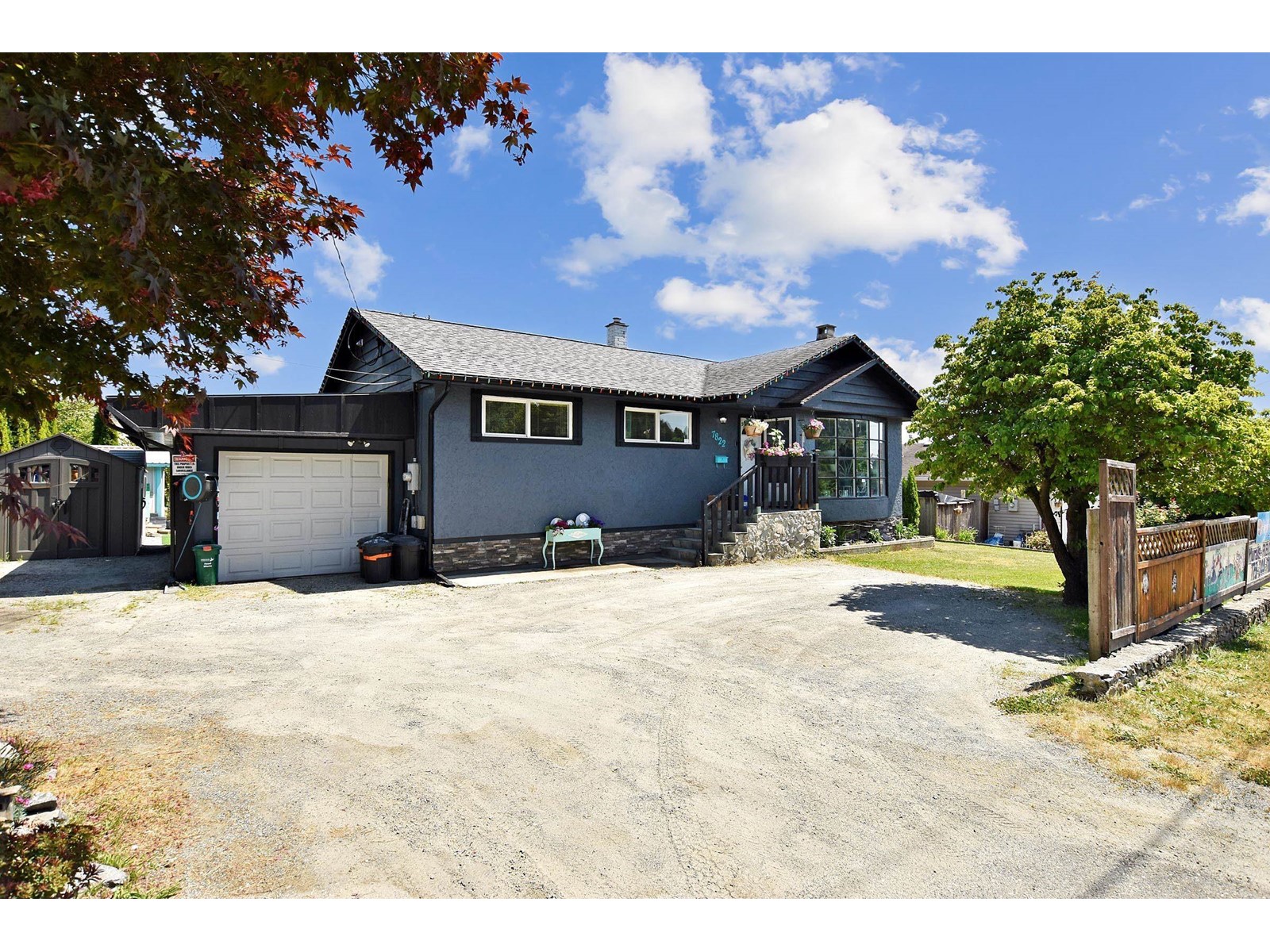 7822 Cedar St, Mission, BC V2V 3M7
