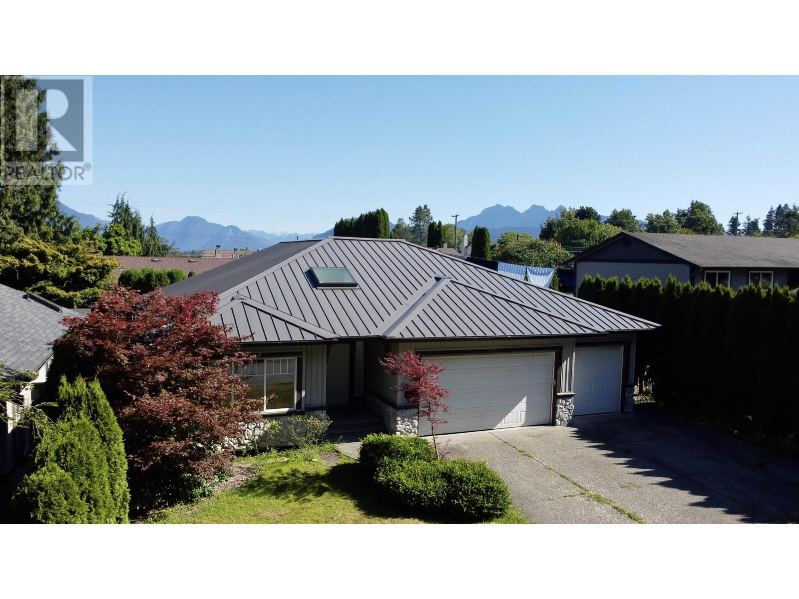 21067 Stonehouse Ave, Maple Ridge, BC V2X 8C4