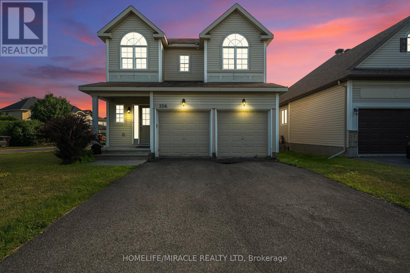 356 W Ridge Dr, Ottawa, ON K2S 2G8