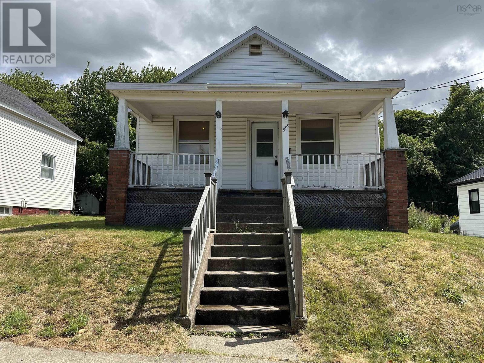 358 Royal Ave, Sydney, NS B1P 4N5