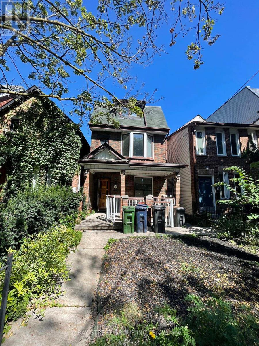 543 Crawford St, Toronto, ON M6G 3J9