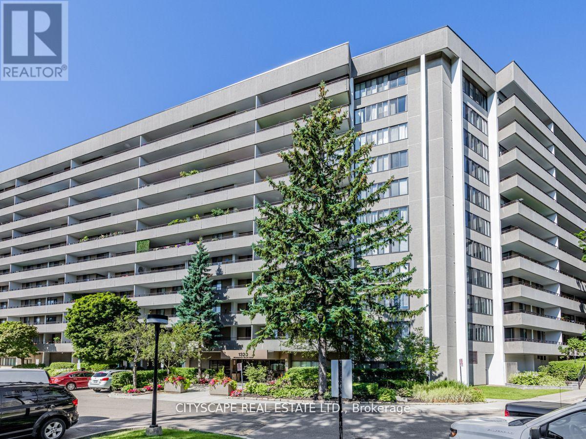 304 1320 Mississauga Valley Blvd, Mississauga, ON L5A 3S9