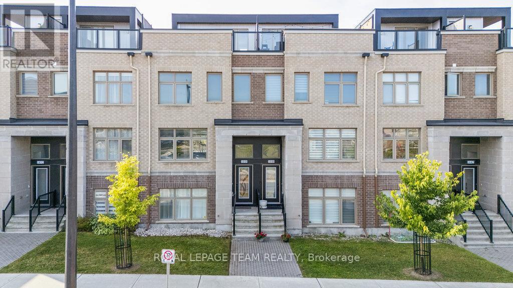 1448 Hemlock Rd, Ottawa, ON K1K 4Z8