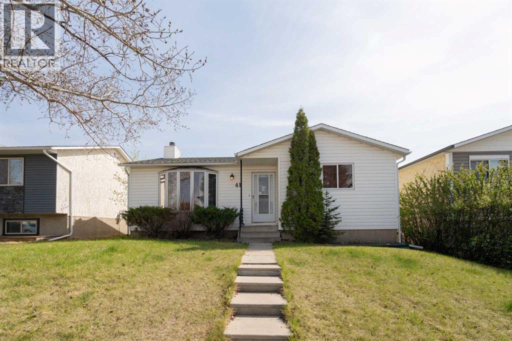 41 Alpine Cres SE, Airdrie, AB T4B 1K9