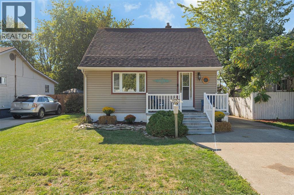 1757 Labadie, Windsor, ON N8Y 4H6
