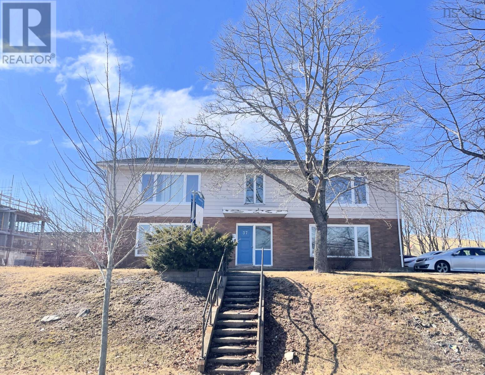 37 Leaman Dr, Dartmouth, NS B3A 2L1