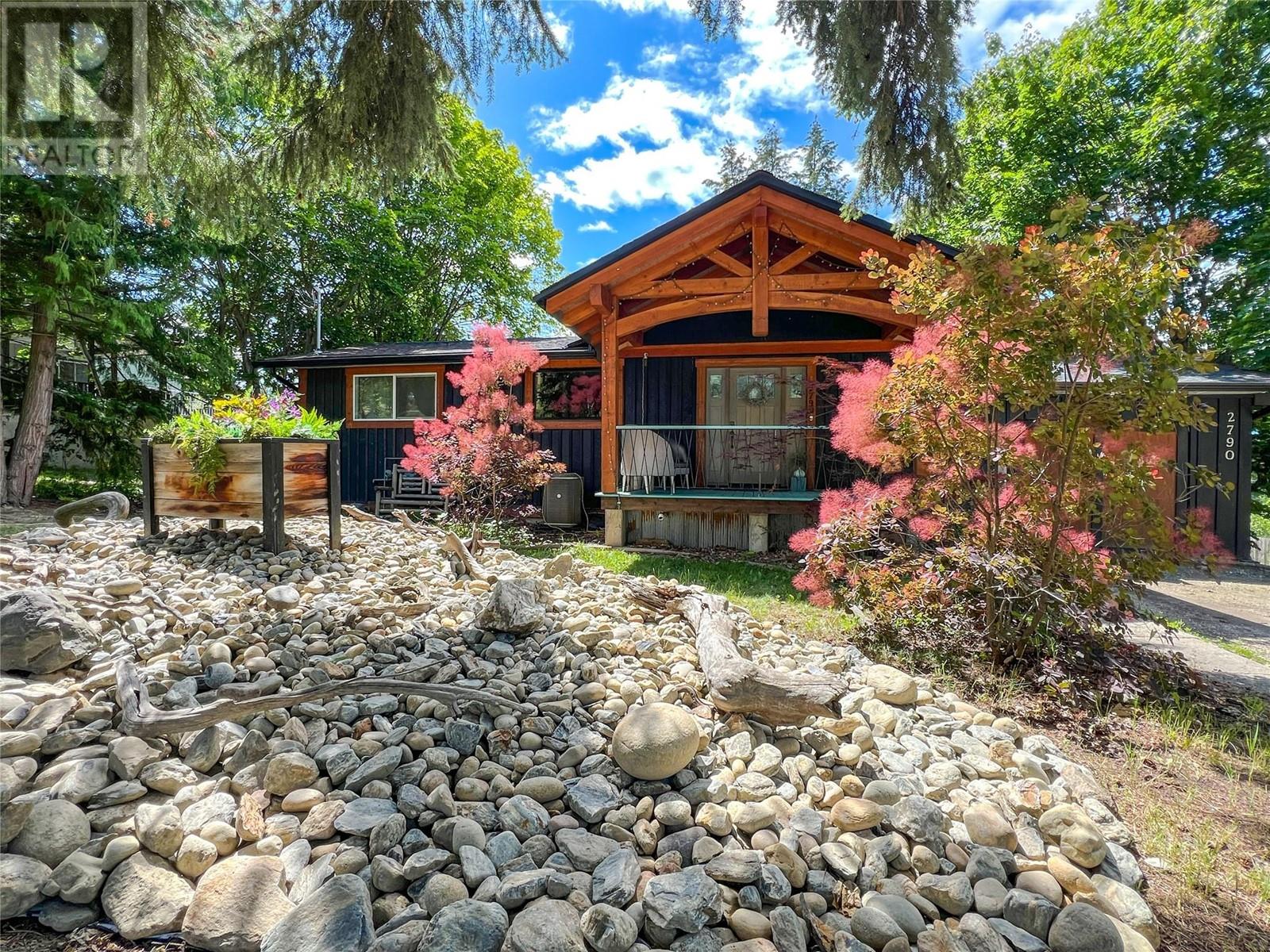 30 Avenue Ne Unit 2790, Salmon Arm, BC V1E 3L2
