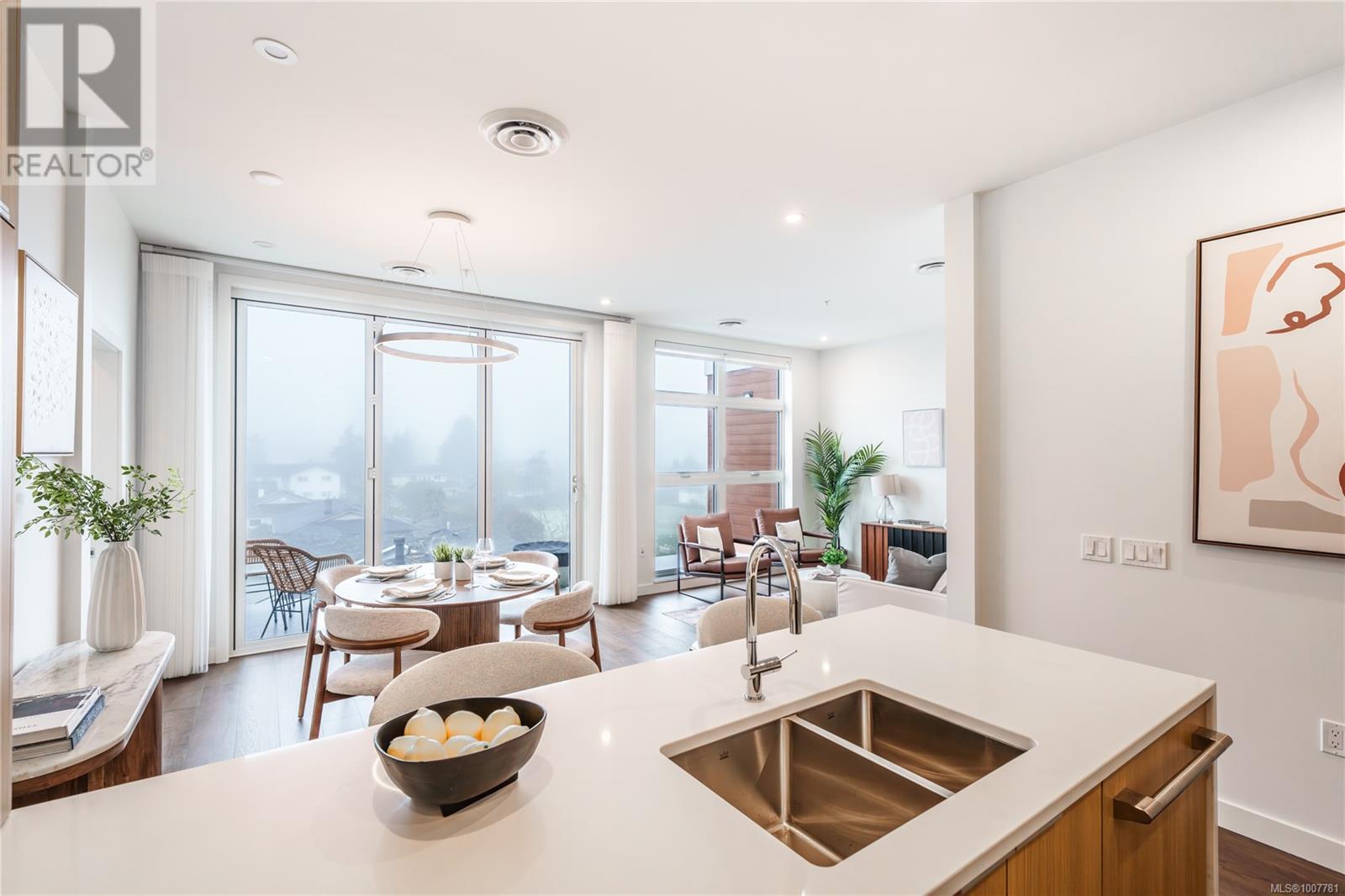 9570 Fifth St Unit 307 St, Sidney, BC V8L 2W5