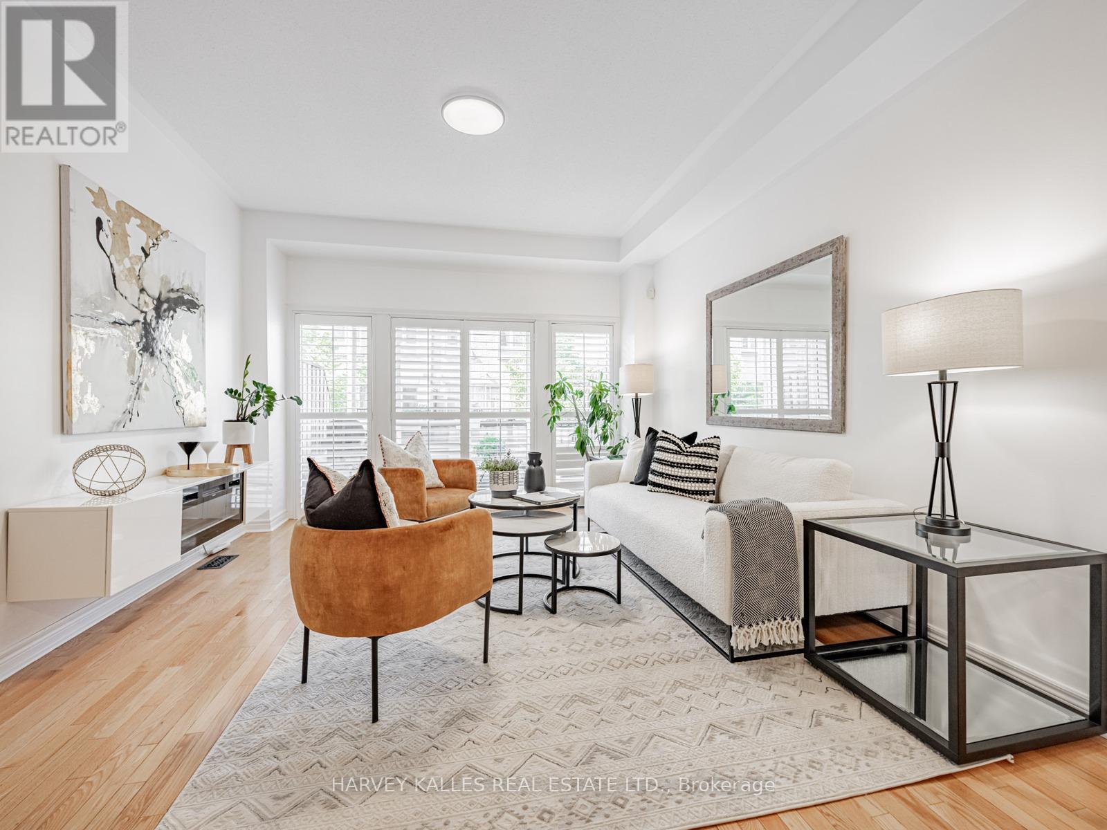 52 Market Garden Mews, Toronto, ON M8Z 0A5