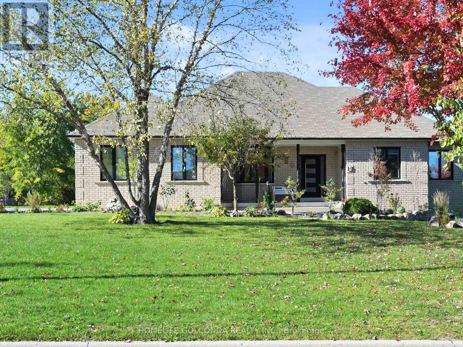 4 Deer Ridge Rd, Uxbridge, ON L0C 1A0