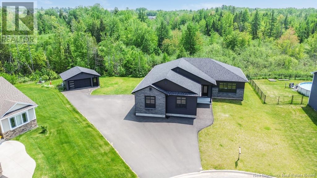 24 Steacy Ct, Oromocto, NB E2V 0L8