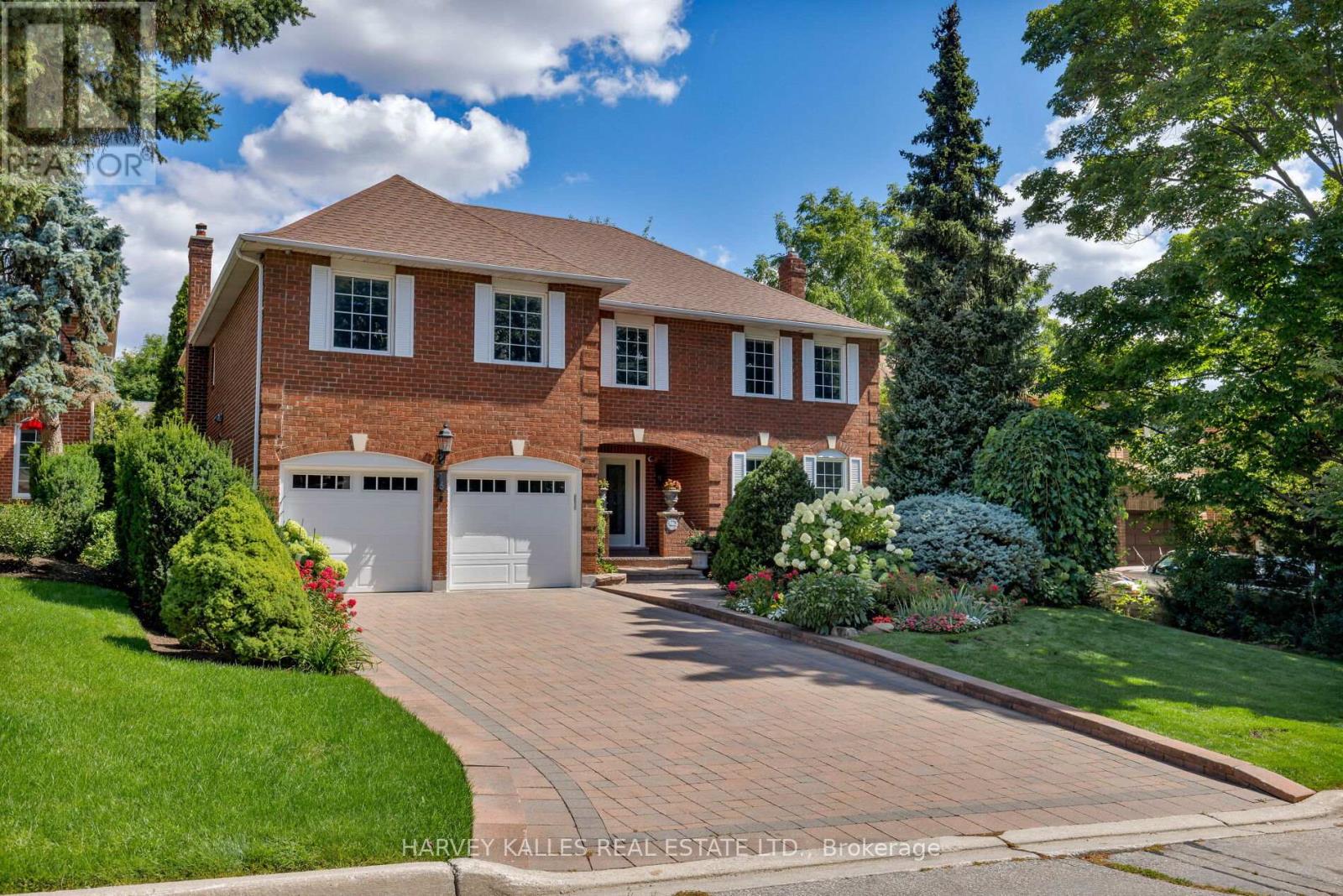 16 Robaldon Rd, Toronto, ON M9A 5A7