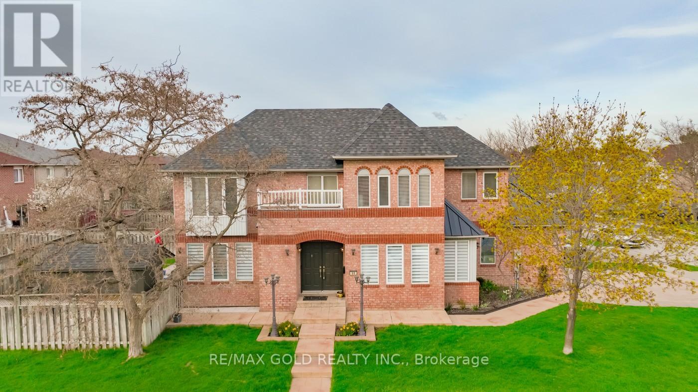 51 Pebblestone Cir, Brampton, ON L6X 4N2