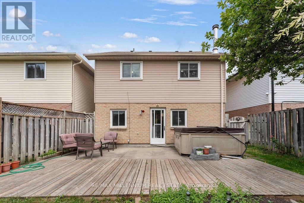 7 Empire Cres, Clarington, ON L1E 1E4