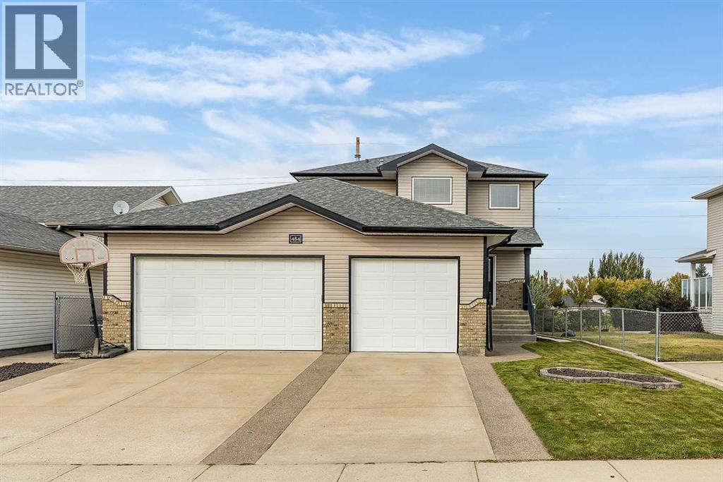 484 Stark Way SE, Medicine Hat, AB T1B 4P5