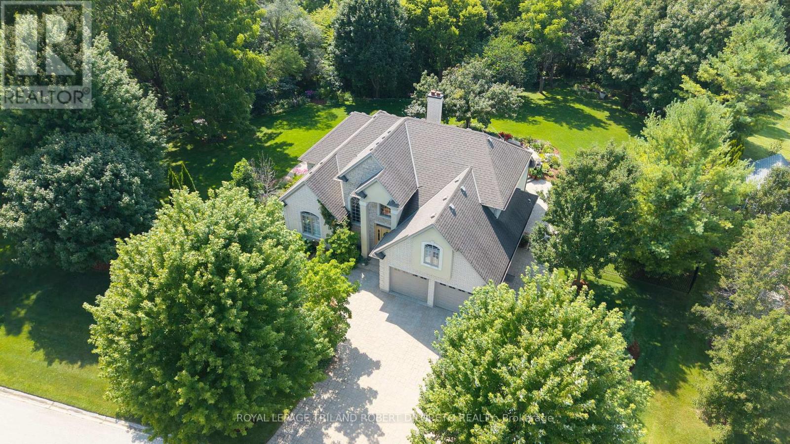 27 Hoefnagels Cres, Strathroy-caradoc Ne, ON N7G 3H7