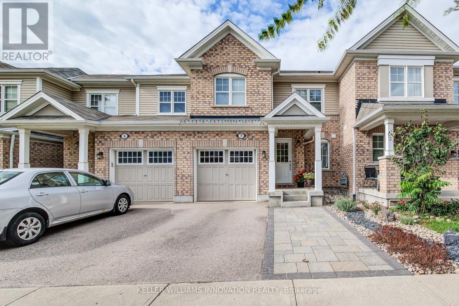 7 Stratus St, Kitchener, ON N2R 0K6
