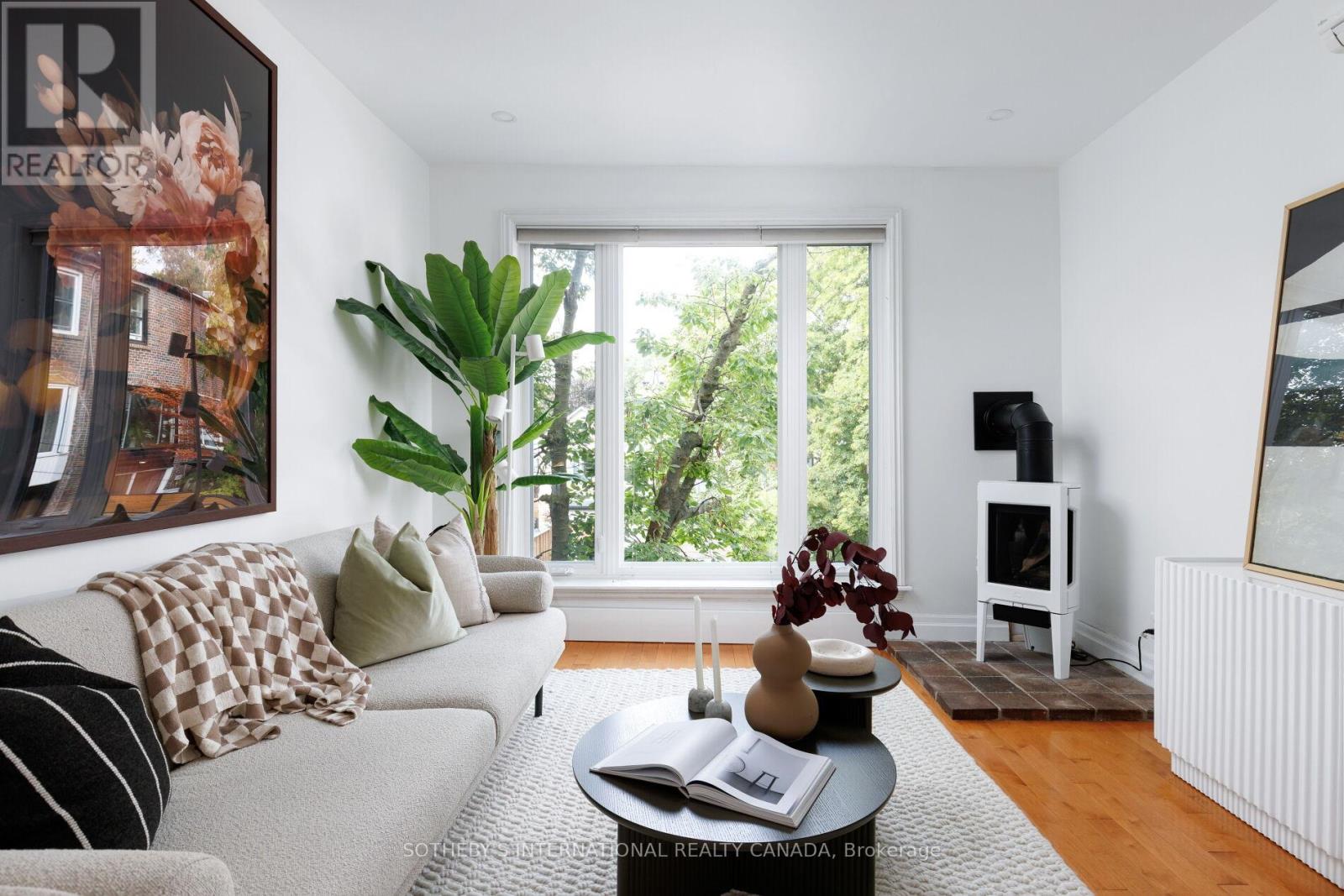 234 Waverley Rd, Toronto, ON M4L 3T3