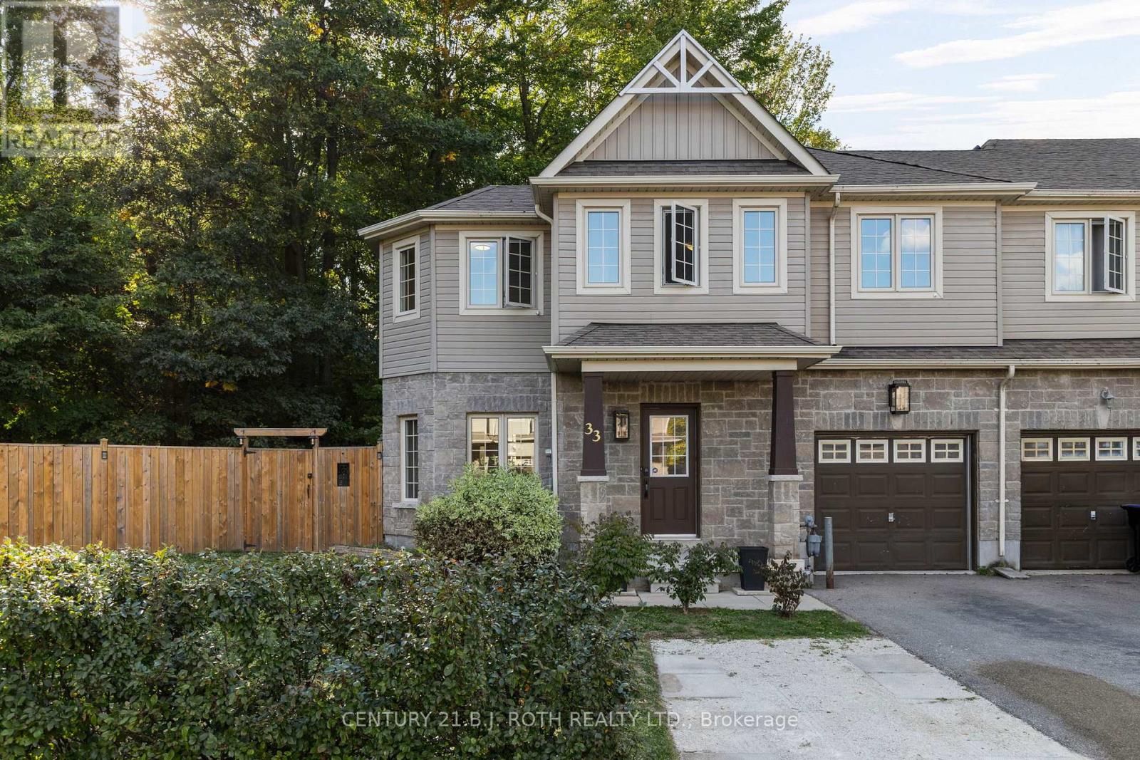 33 Arcadia Rd, Wasaga Beach, ON L9Z 3C7