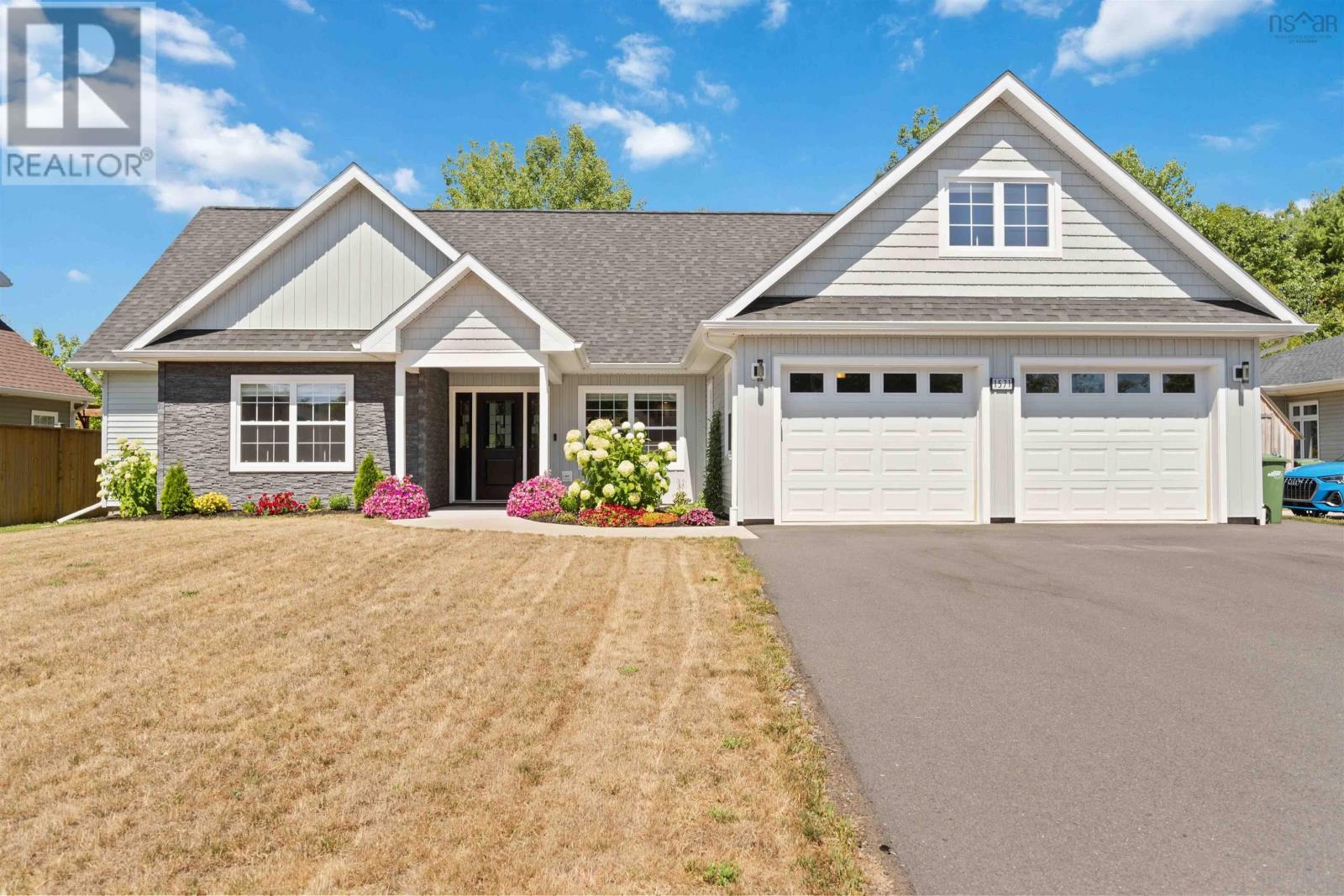 1571 Sarah Dr, Coldbrook, NS B4R 1A1