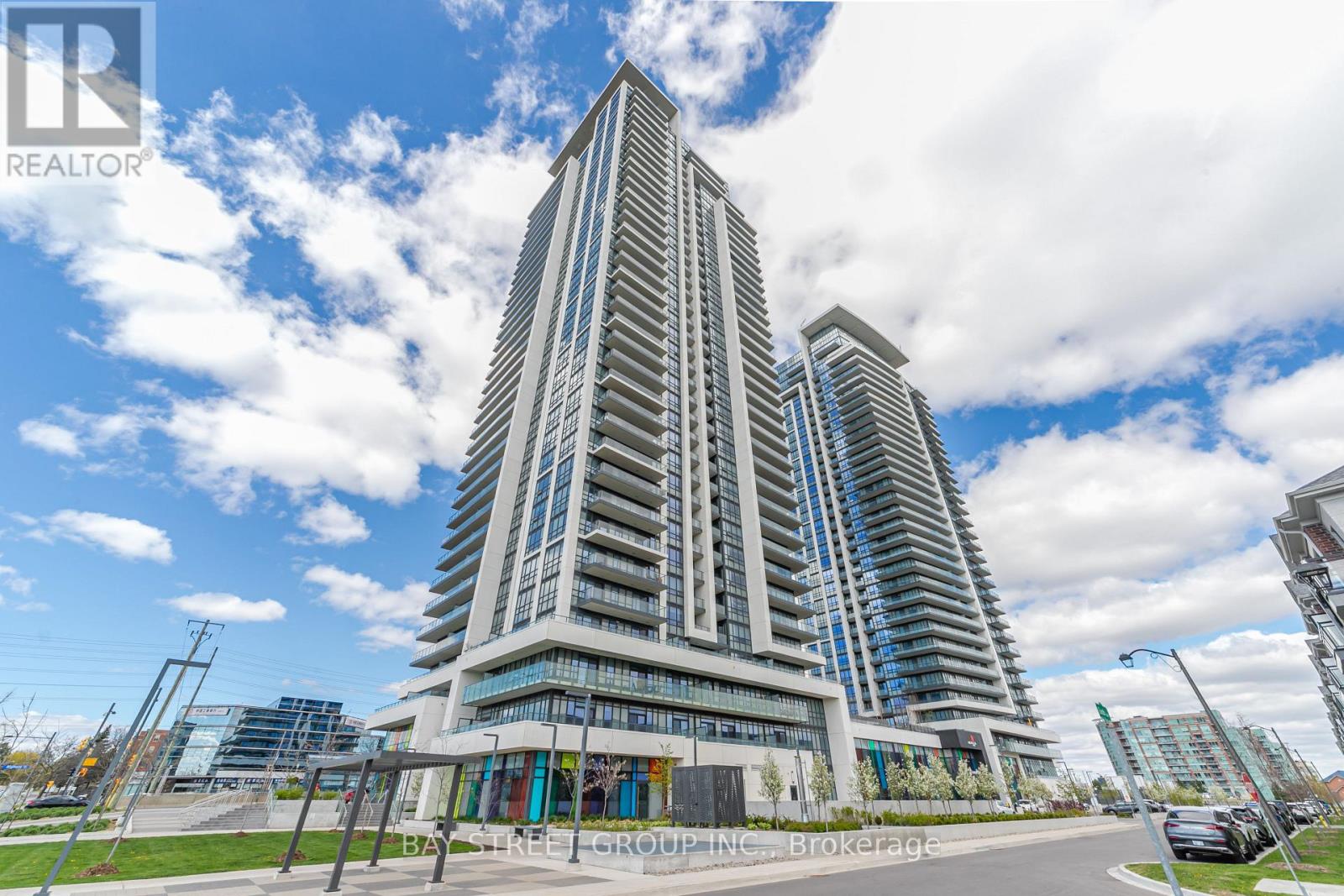 709 12 Gandhi Ln, Markham, ON L3T 0G8