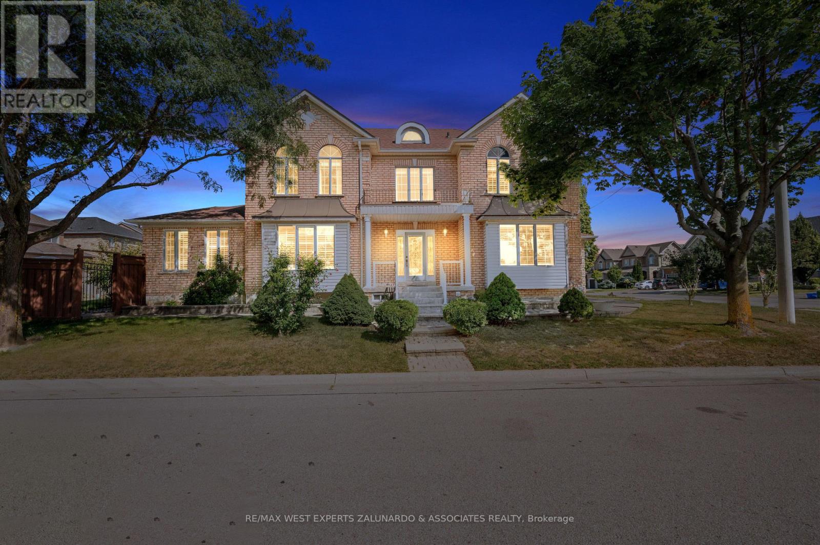 322 Vellore Ave, Vaughan, ON L4H 2Z2