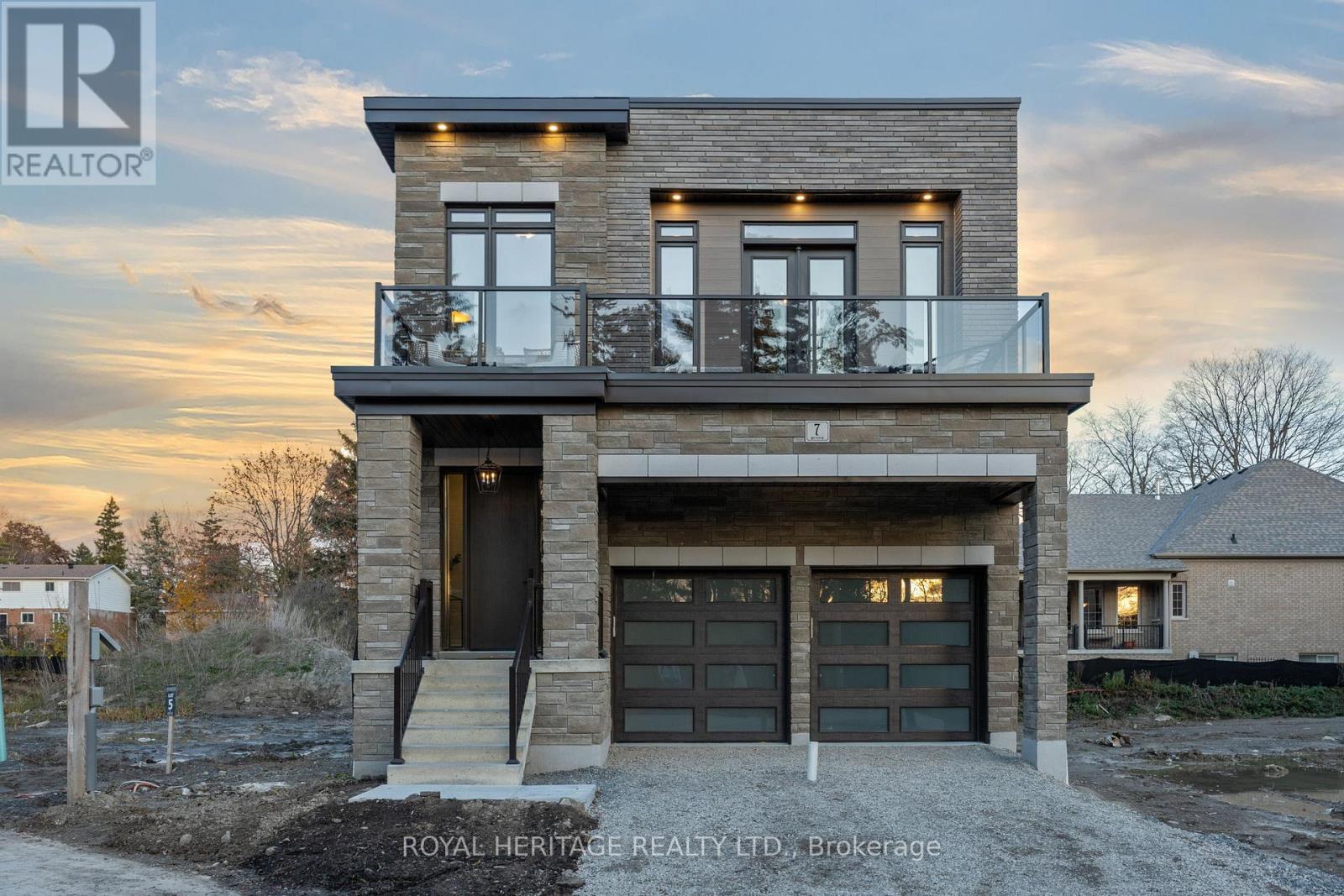 11 Inverlynn Way, Whitby Lynde Creek, ON L1N 2S6