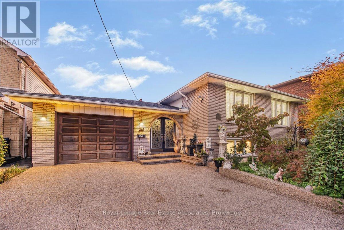 51 Picton St W, Hamilton, ON L8L 1E4