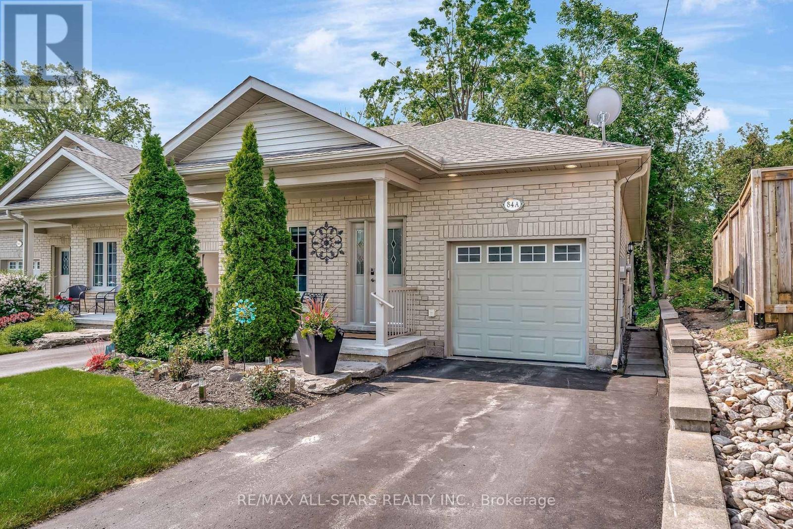 84 Francis St E #a, Kawartha Lakes, ON K0M 1N0