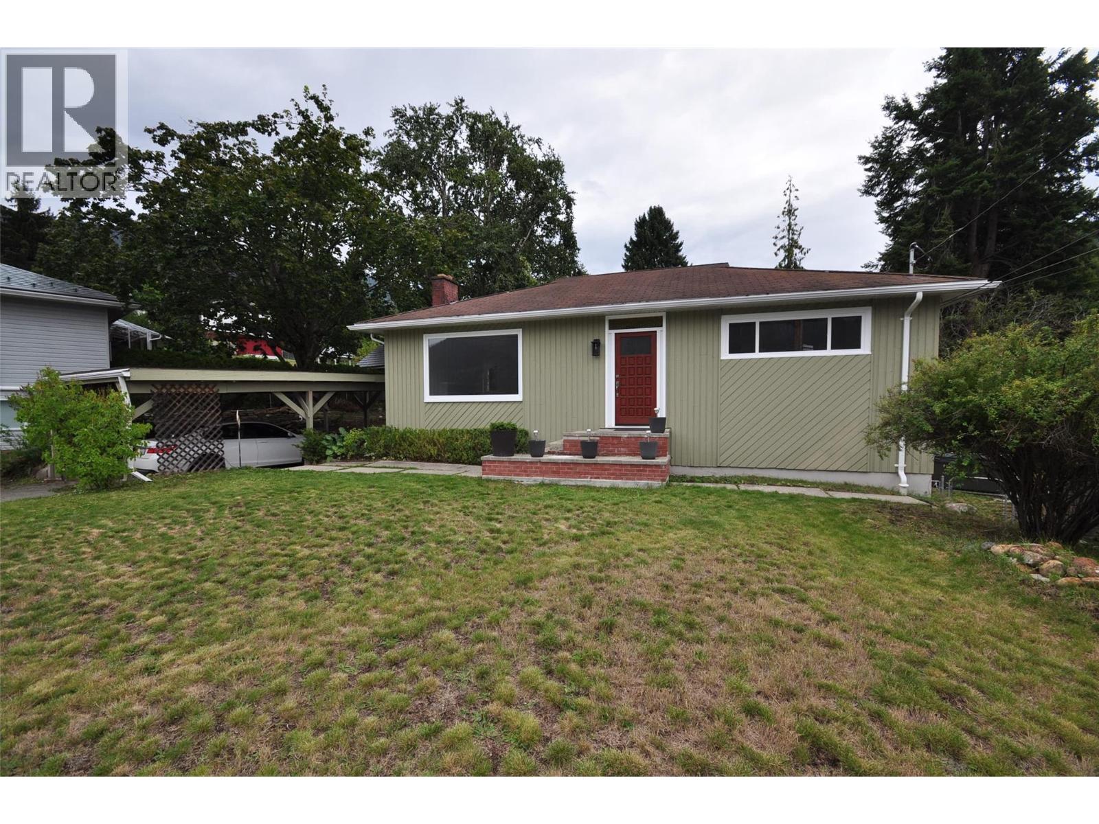 601 Lakeview Cres, Nelson, BC V1L 3E6