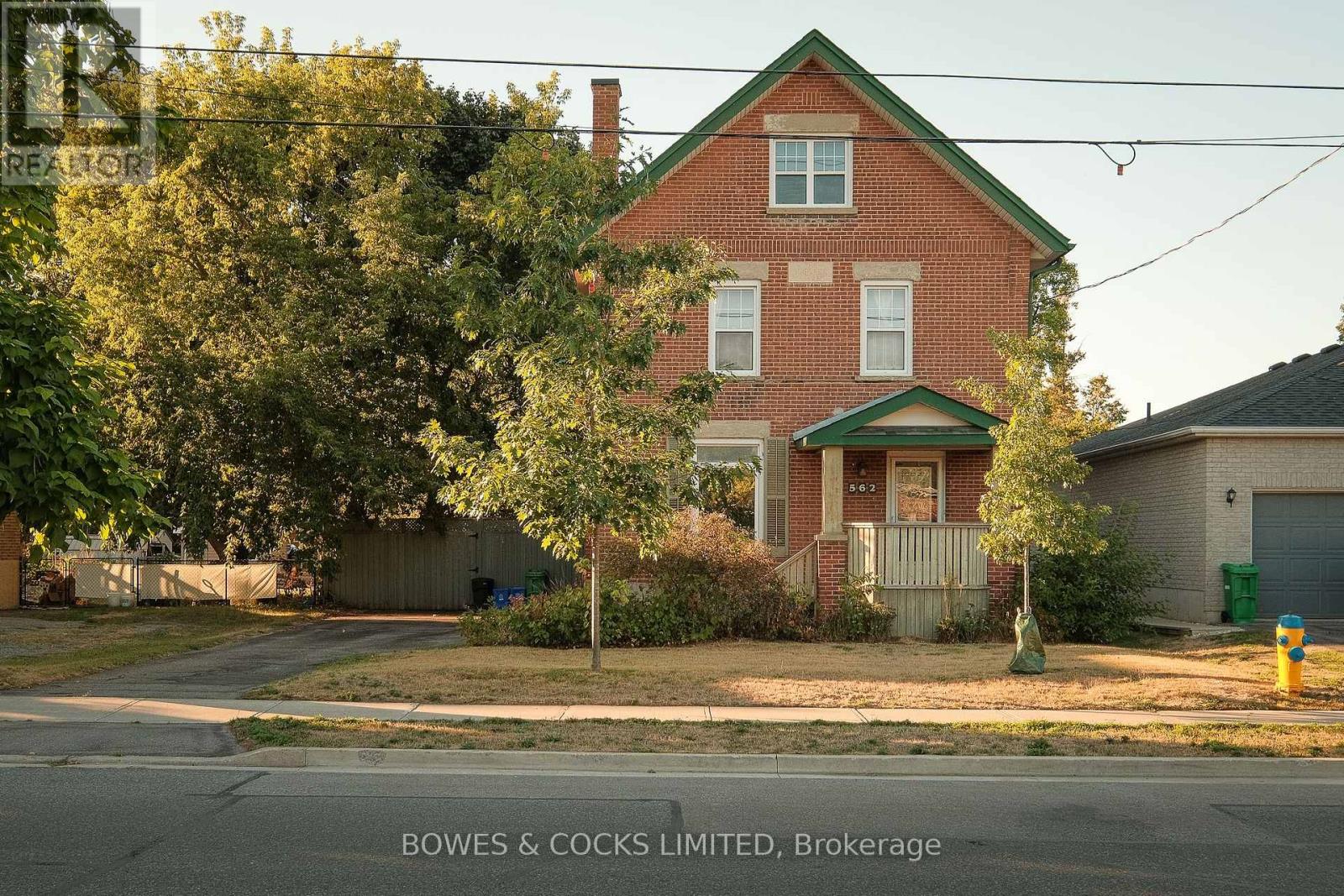 562 Cameron St, Peterborough, ON K9J 3Z5