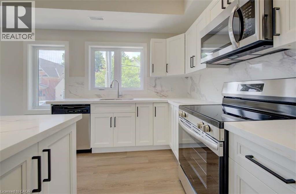 17 Peter Street Unit 4, Kitchener, ON N2G 3J5