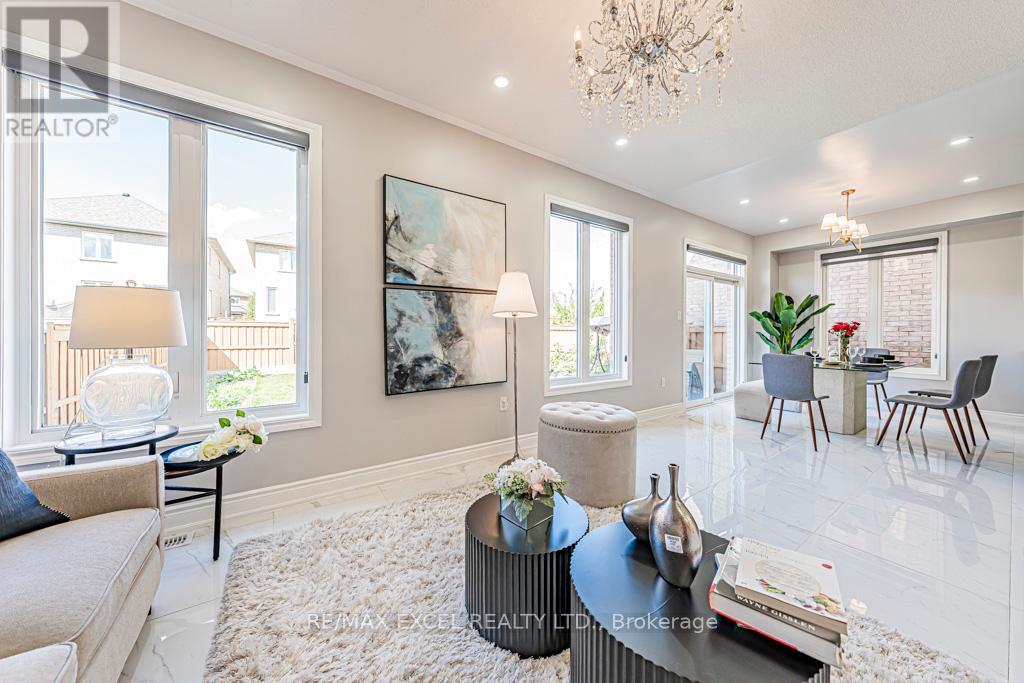 6 Heritage St, Bradford West Gwillimbury, ON L3Z 0X5