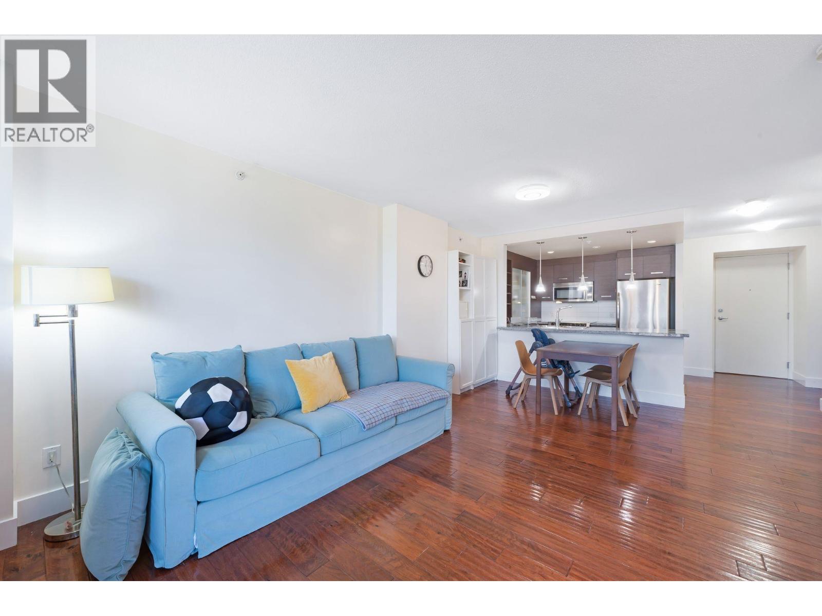 2959 Glen Drive Unit 903, Coquitlam, BC V3B 0B8