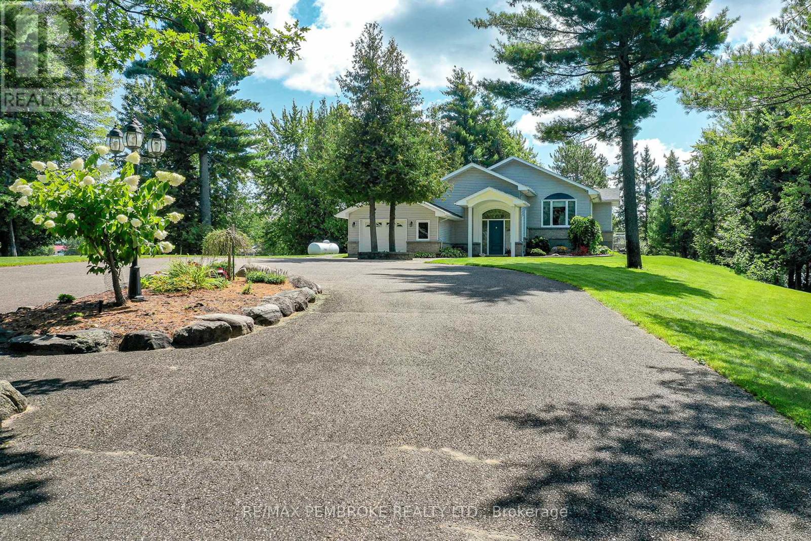 115 Island View Dr, North Algona Wilberforce, ON K0J 1X0