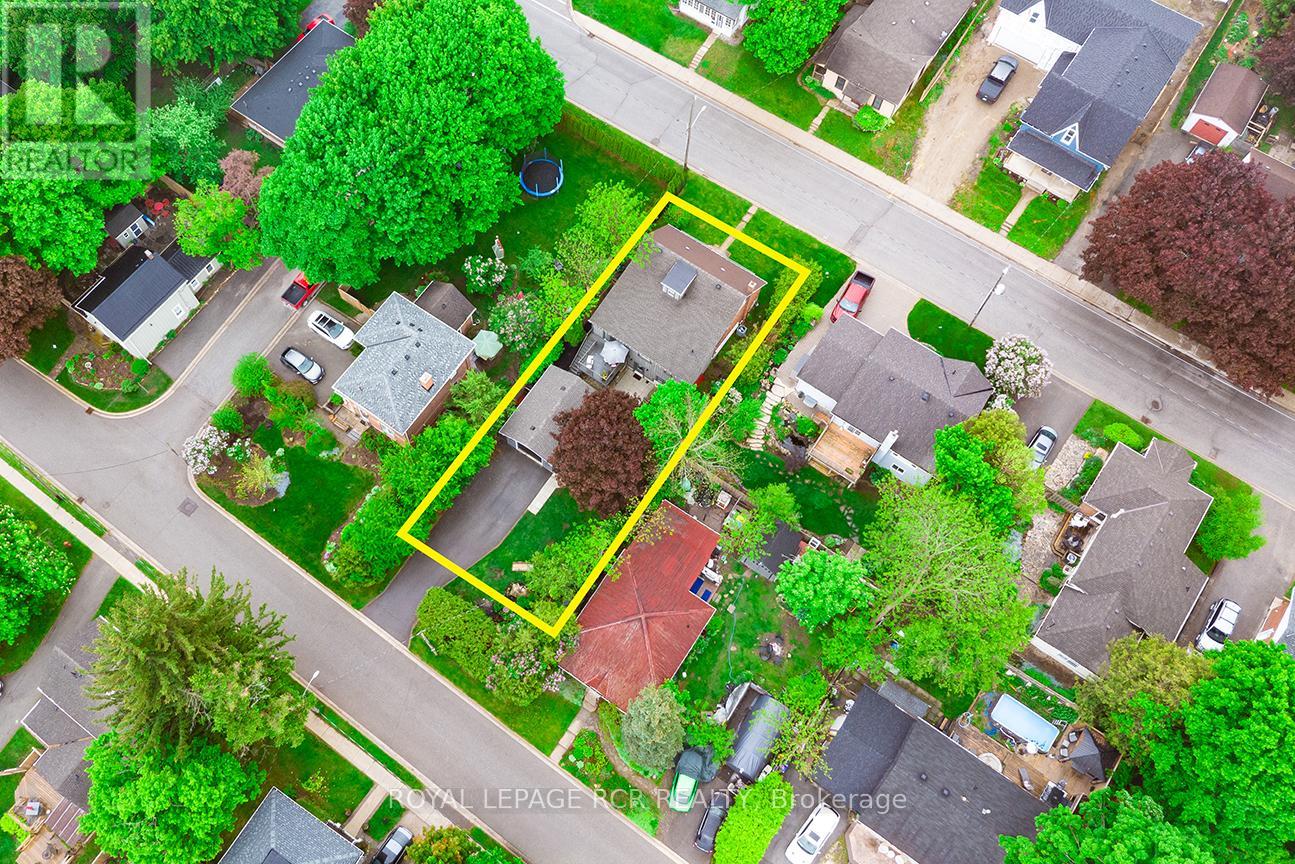 61 John St, Orangeville, ON L9W 2P6