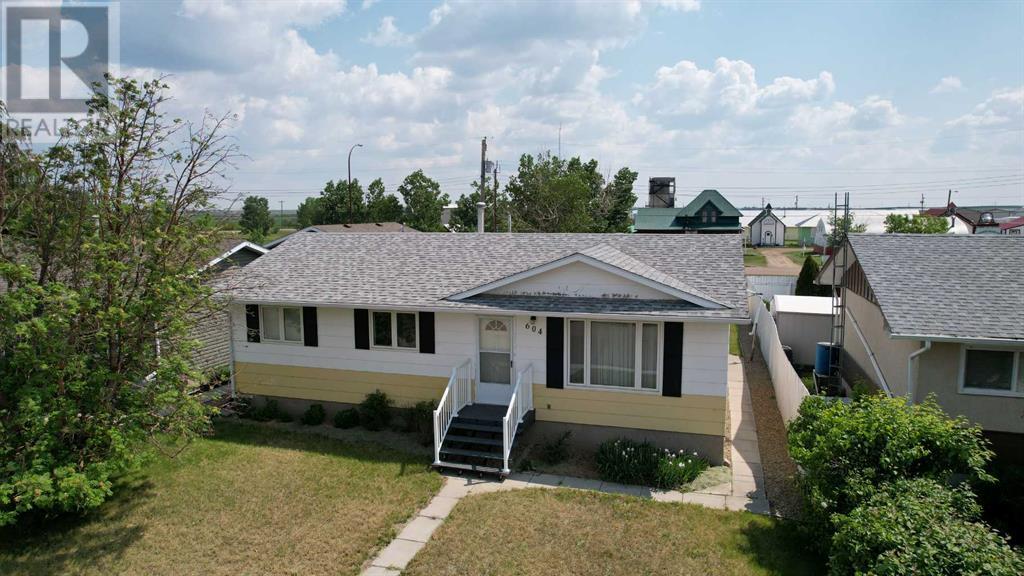 3 Street E Unit 604, Hanna, AB T0J 1P0