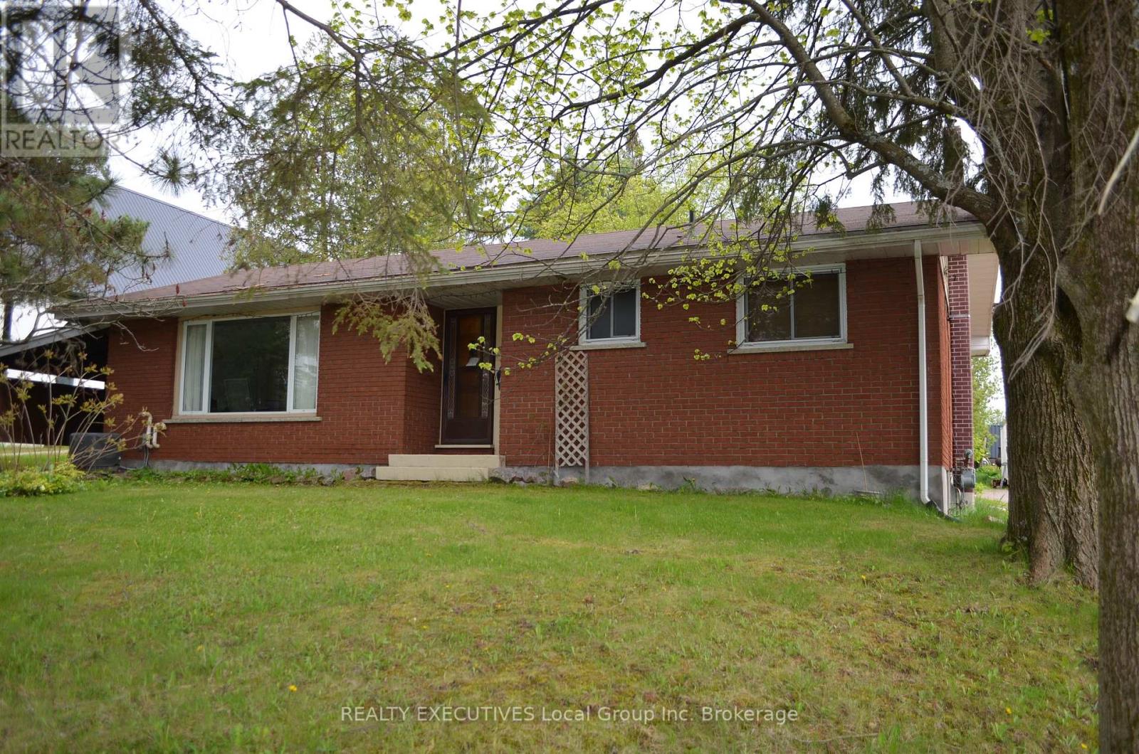347 Clark St, Powassan, ON P0H 1Z0