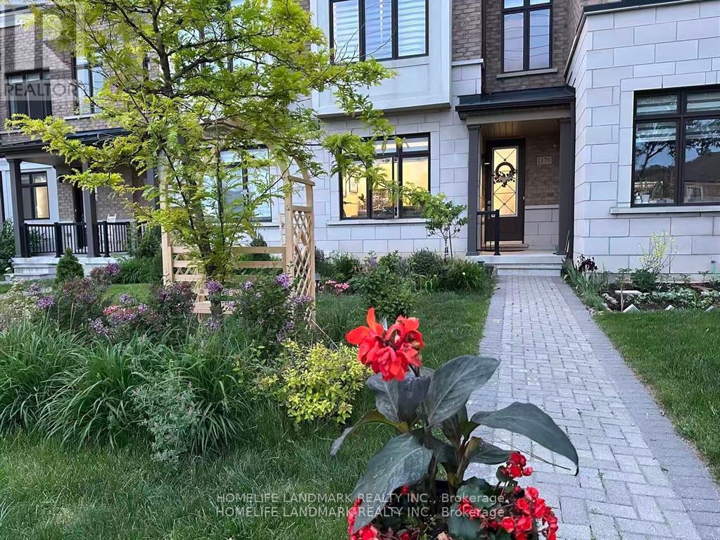 1178 Wellington St E, Aurora, ON L4G 2C9